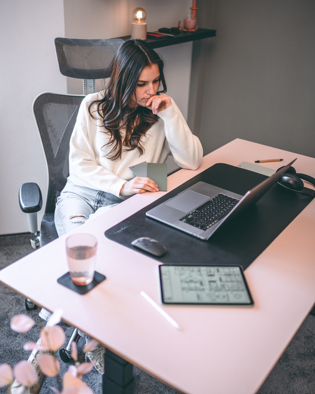 Ergoliv - Birouri smart și scaune ergonomice