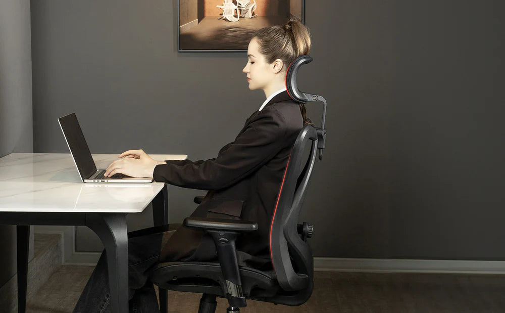 Spătar ergonomic în formă de S, cu suport lombar
